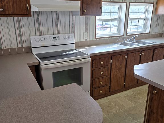 3rd image of 231 Stone Creek Valley Dr