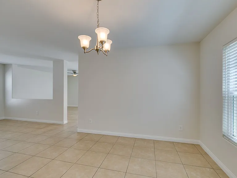 8660 Painted Horseshoe St — Photo 13