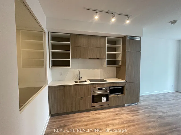 20 Edward St #512 — Photo 6
