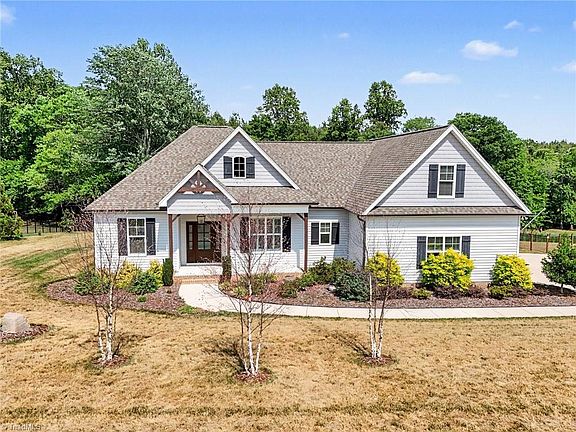2nd image of 8869 Belews Ridge Rd