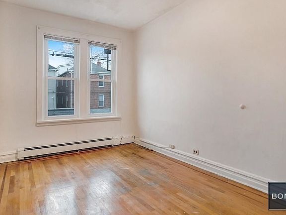 3rd image of 1962 Ellis Ave #1AA