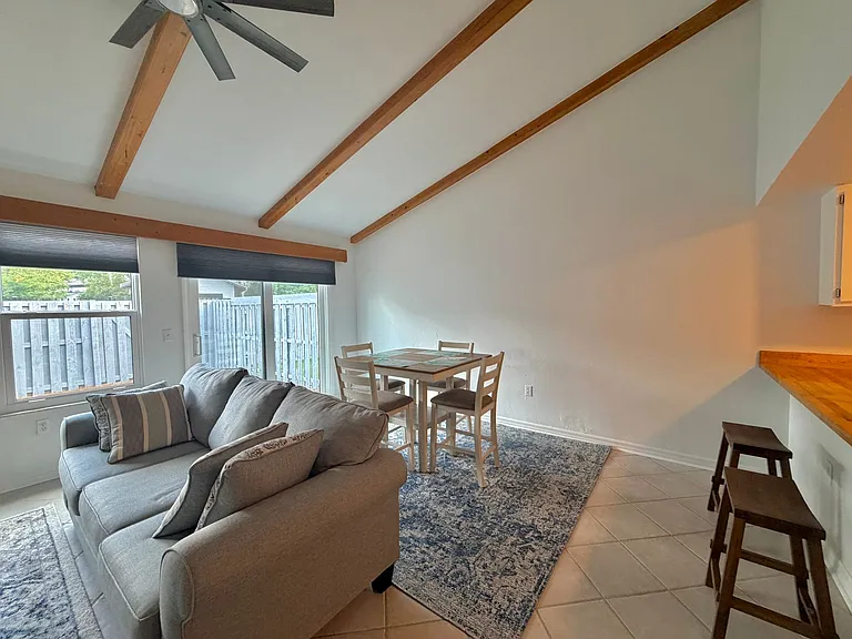 4356 SW 21st Ln — Photo 6