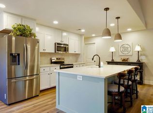 325 Golden Meadows Pl, Alabaster, AL 35007