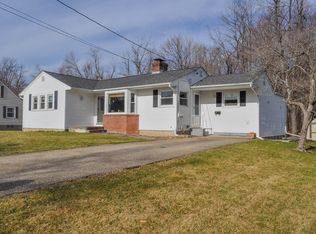 4 Meadowbrook Dr, Paxton, MA 01612