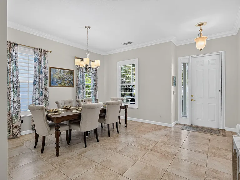 10542 SW Westlawn Blvd — Photo 12