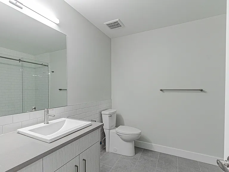 305 14th Ave NE #201 — Photo 7