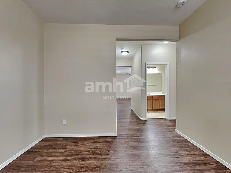 4320 W Burgess Ln — Photo 8