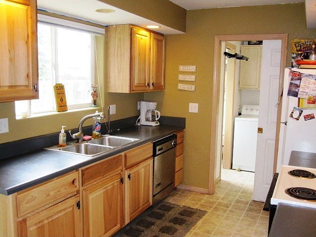 2nd image of 2028 Glenmoor Dr