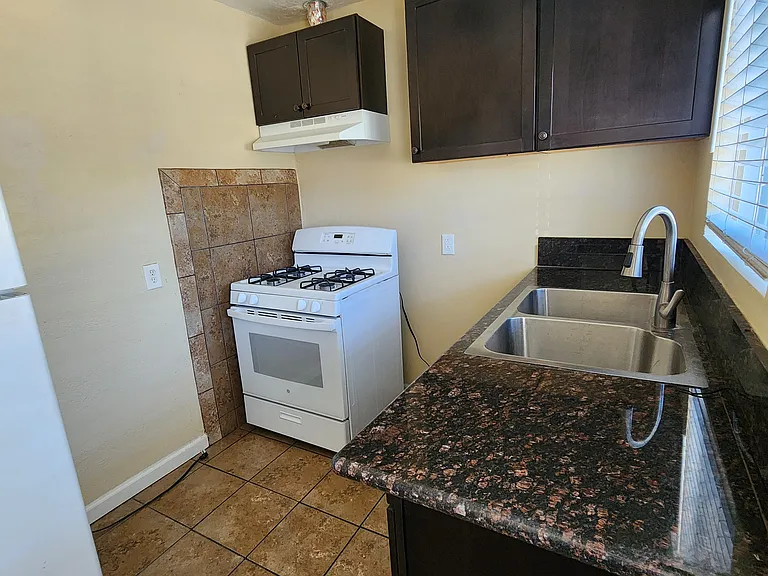4992 Auburn Dr #C — Photo 2