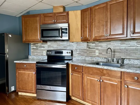 22 5th Ave APT 2L, Taunton, MA 02780