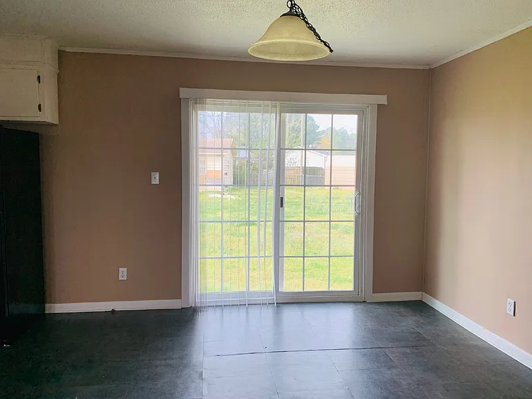 450 Lees Country Club Rd — Photo 5
