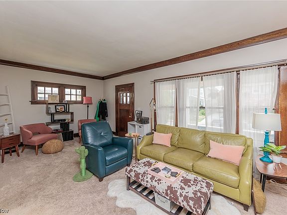 5th image of 1274 Hall Ave
