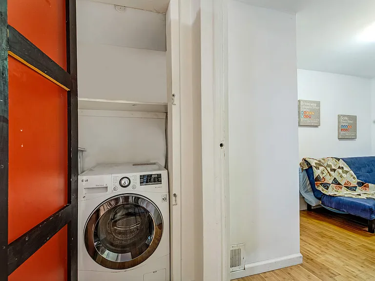 264 W 73rd St #GARDEN — Photo 12