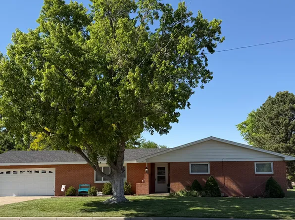 1005 Melanie Ln, Garden City, KS 67846