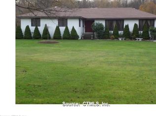 10 Debby Ln, Woodbridge, CT 06525