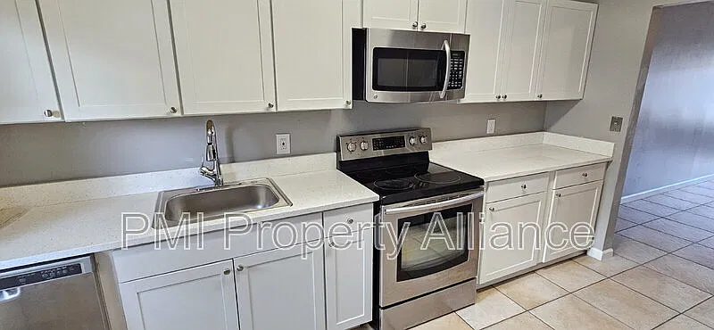 725 Northlake Blvd #52