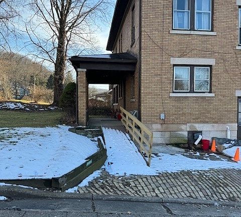 4th image of 1030 Franklin Ave