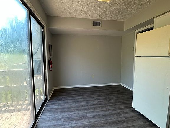 5th image of 3159 Tiffany Ct