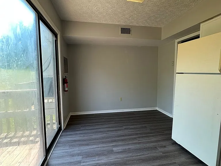 3159 Tiffany Ct — Photo 5