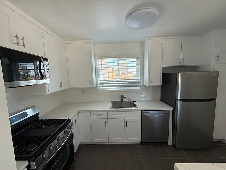 3410 Club Dr #9 — Photo 9