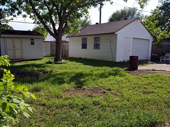 4th image of 522 Holly Ln