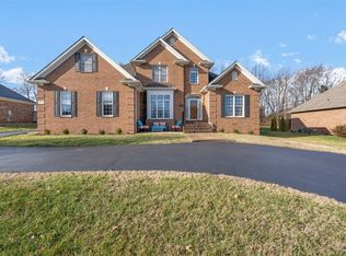 3645 Fieldcrest Dr, Bowling Green, KY 42104
