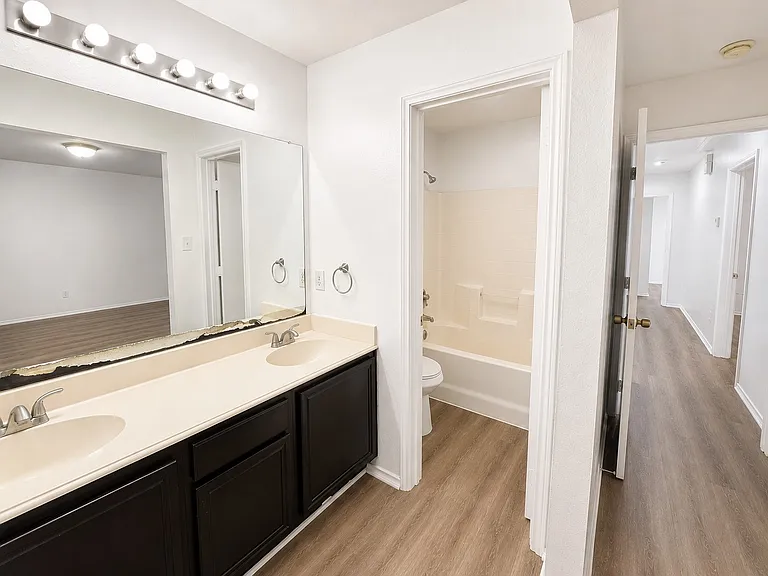 515 Haymarket Dr — Photo 7