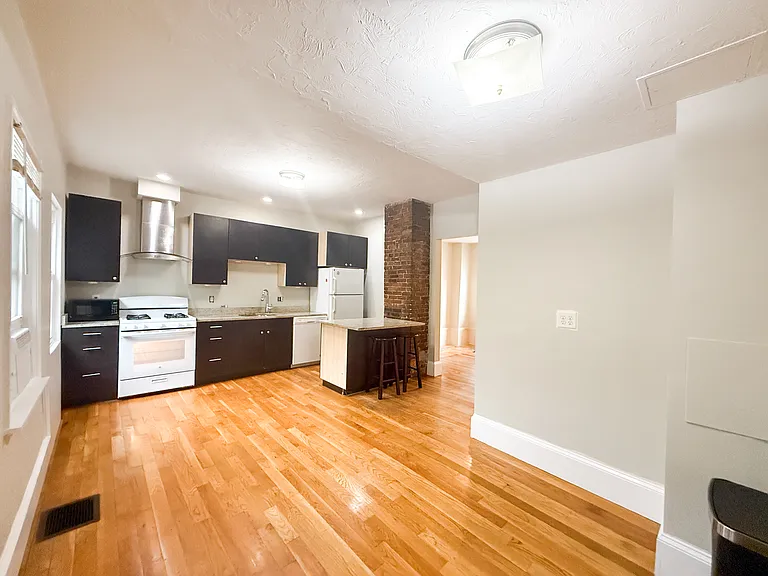 5 Sexton Ct — Photo 3