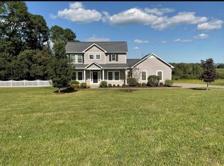 2770 Giles Rd, Skaneateles, NY 13152