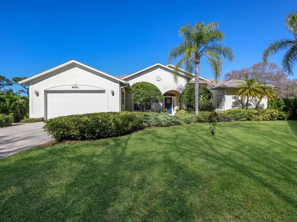 4690 San Siro Dr, Sarasota, FL 34235