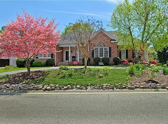 2nd image of 6005 Brentmoor Dr