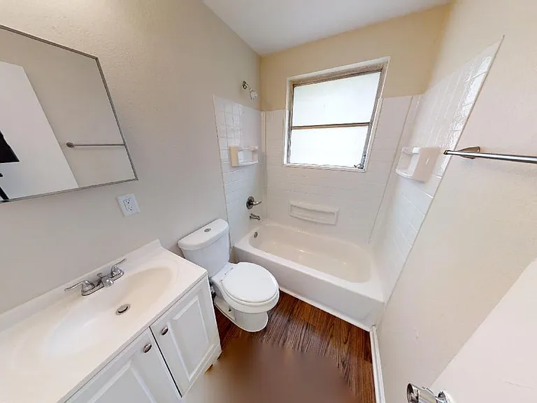 2178 W 41st St — Photo 21