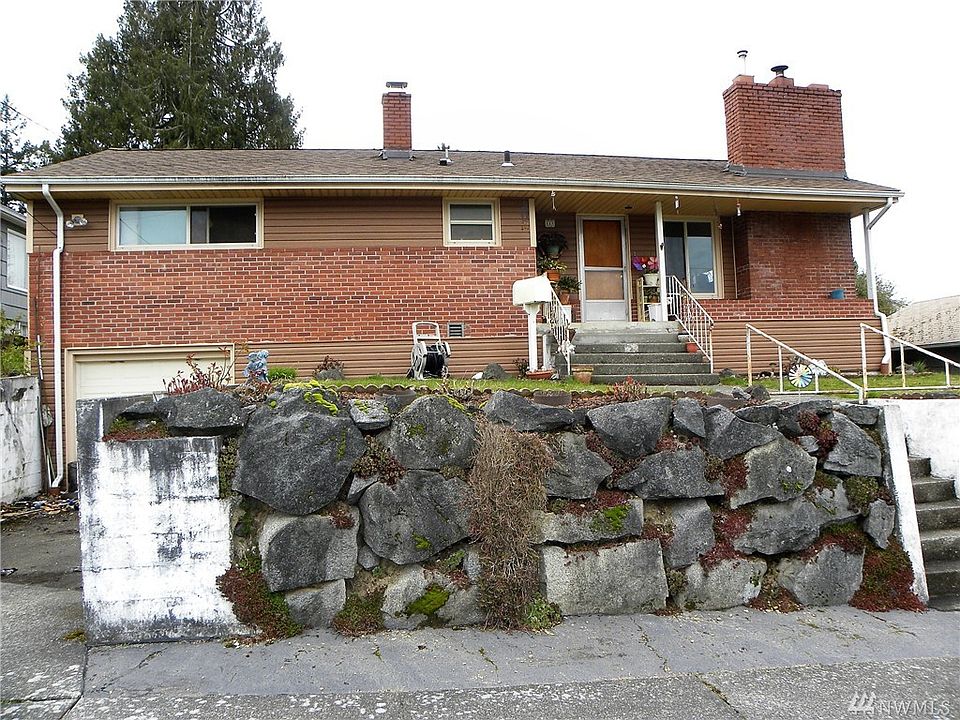 1st image of 615 N Charlotte Ave