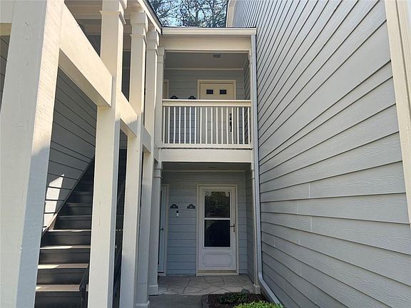3rd image of 53 Springhedge Ct SE