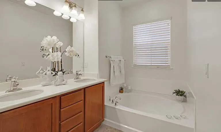 233 S Yucatan Pl — Photo 20