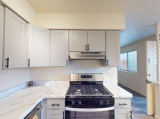 13200 Mountain Rd NE #B, Albuquerque, NM 87112