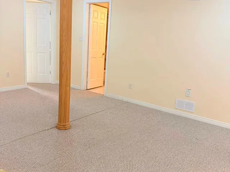 4 Price St #BASEMENT — Photo 10