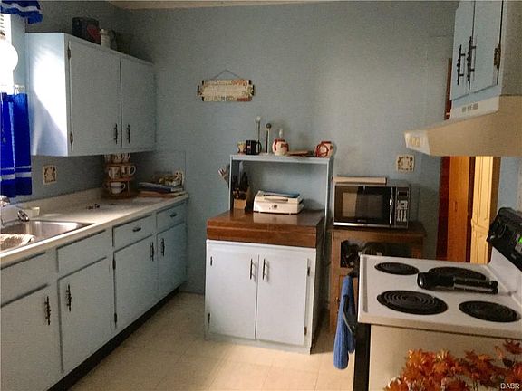 5th image of 416 Mound Ave