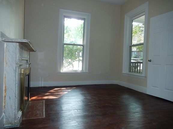 5th image of 16 Cobden St #1