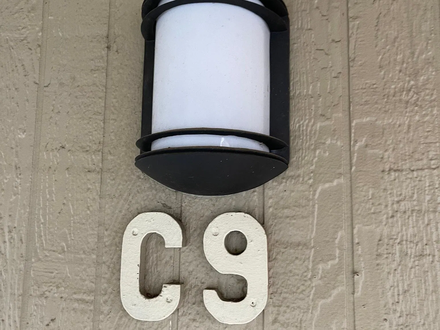 1209 W Plum Street — Photo 1