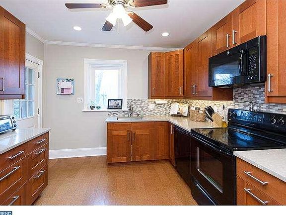 3rd image of 232 Highland Ave