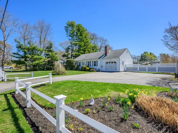 136 Sheaffer Rd, Barnstable, MA 02630