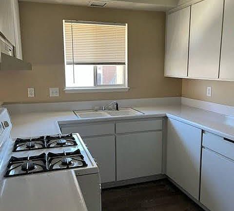 5th image of 16320 Orick Ave APT 4