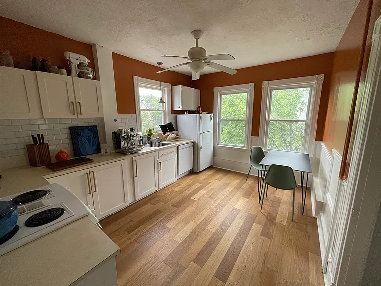 14 Porter Rd #14 — Photo 1