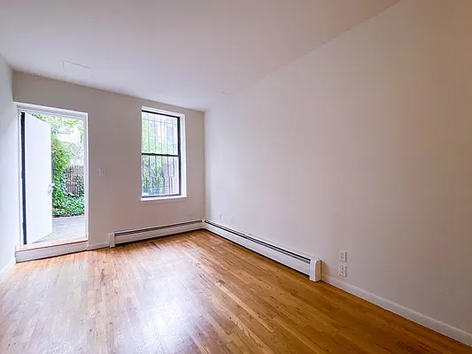 Rented by City Connections Realty | media 3