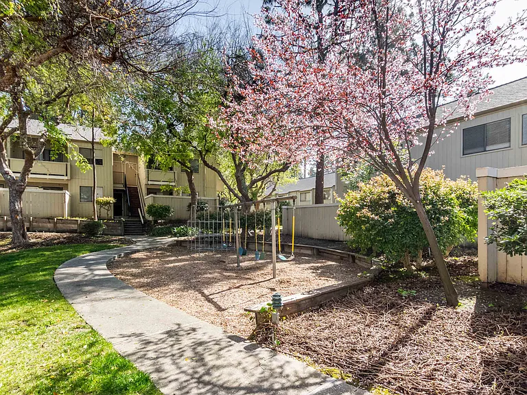 982 Kiely Blvd #F — Photo 8