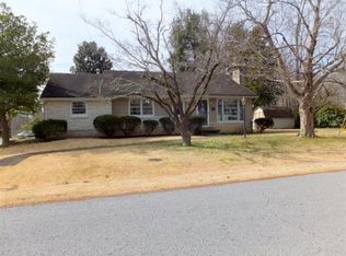 700 Hillcrest Dr, Danville, KY 40422