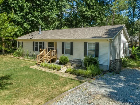 125 Pineview Dr, Hartfield, VA 23071