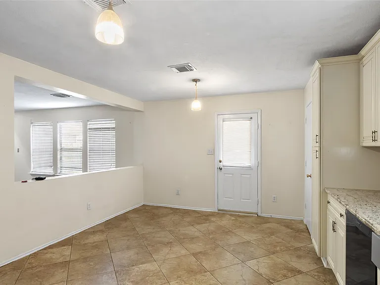 5815 Clerkenwell Dr — Photo 9
