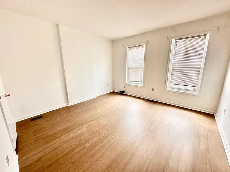 5227 Ridge Ave — Photo 11